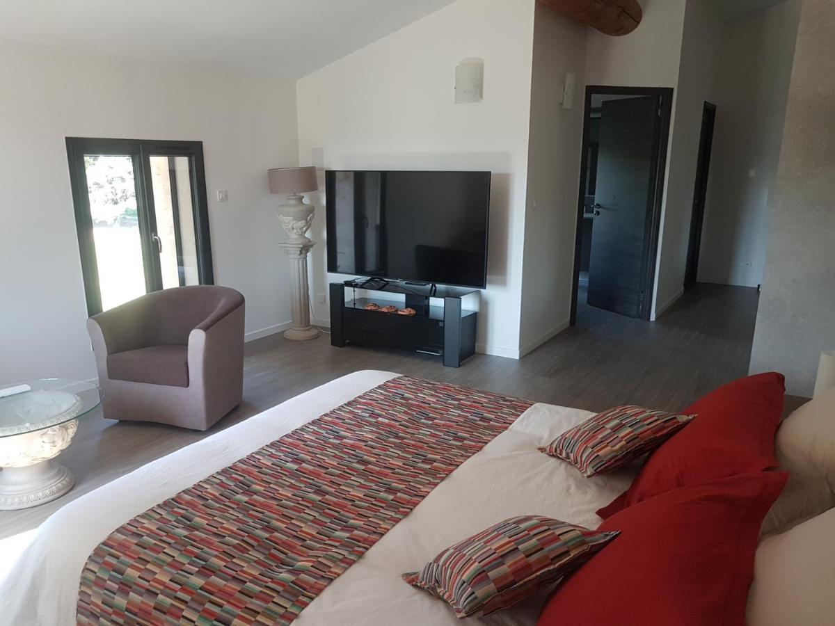 Mas Des Fugueyrolles Bed & Breakfast กาวายง ภายนอก รูปภาพ